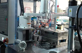 Automatic in-mold metal injection molding all-in-one machine (special equipment for injection production of various power sockets)